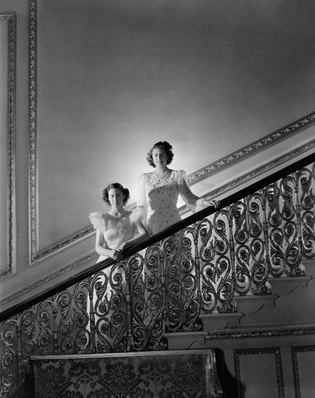 Księżniczka Elżbieta & Księżniczka Małgorzata z Królową Matką, 1945