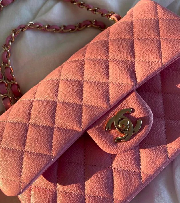 Pikowane torebki jak od Chanel do kupienia w sieciówkach  Moda